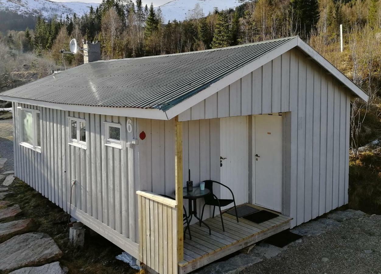Smordal Hytteutleie Og Camping Hotel Nordfjordeid Ngoại thất bức ảnh